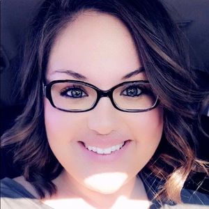 Meet your Posher, Caitlin